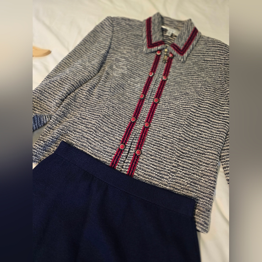 St.John Knit Jacket Set Up - Picture 11 of 15